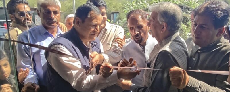 جاوید ڈار نے مٹن میں ب’ریستا ہائبرڈ کیفے‘کا اِفتتاح کیا