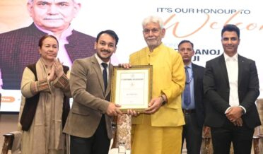 لفٹینٹ گورنر نے یو پی ایس سی 2025 اور جے کے اے ایس 2024 کے کامیاب امیدواروں کو مبارکباد دی