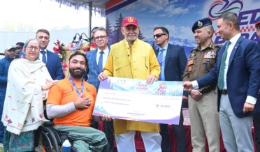 لیفٹیننٹ گورنر نے ’ پیڈل تھرو پراڈائز‘کے جیتنے والوں کو مُبارک باد دِی اور نوجوانوں کو قوم کی سب سے بڑی طاقت قرار دیا