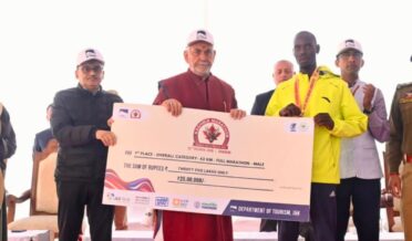 لیفٹیننٹ گورنر کا ’کشمیر میراتھن‘ کی ایوارڈ تقریب سے خطاب ،مقامی صلاحیتوں کو نکھارنے اور صحت مند طرزِ زِندگی کو فروغ دینے پر زور