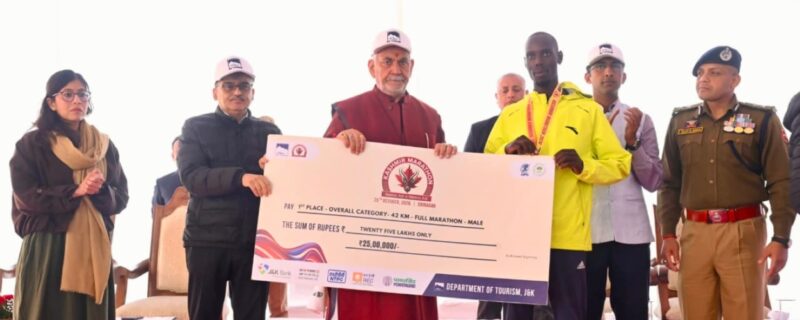 لیفٹیننٹ گورنر کا ’کشمیر میراتھن‘ کی ایوارڈ تقریب سے خطاب ،مقامی صلاحیتوں کو نکھارنے اور صحت مند طرزِ زِندگی کو فروغ دینے پر زور
