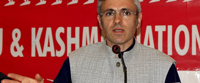 ہریانہ میں کشمیری مسافروں کی بس پر پتھراؤ، عمر عبداللہ نے وزیر اعلیٰ سینی سے کارروائی کا کیا مطالبہ