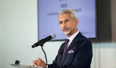 ہندوستان نے پابندیوں اور اہم گزرگاہوں کے باعث عالمی توانائی کی ترسیل میں رکاوٹوں کی مذمت کی